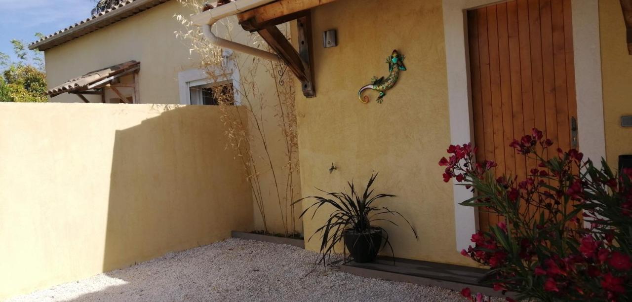 Maison F2, Neuve Au Calme Avec Jardinet La Crau Εξωτερικό φωτογραφία