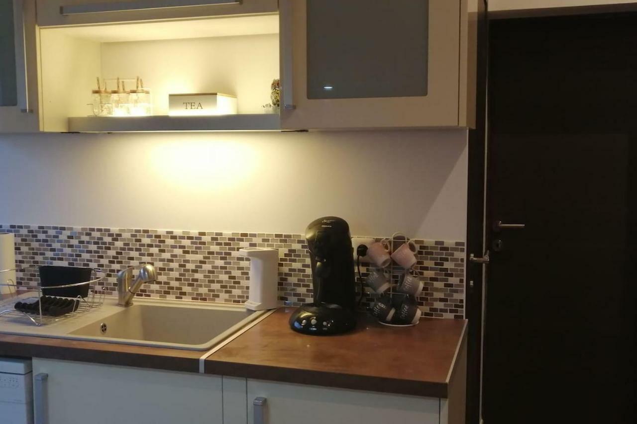 Maison F2, Neuve Au Calme Avec Jardinet La Crau Εξωτερικό φωτογραφία